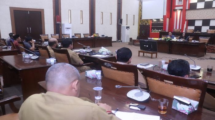 DPRD-Kabupaten-Sambas-menggelar-Rapat-Dengar-Pendapat.jpg