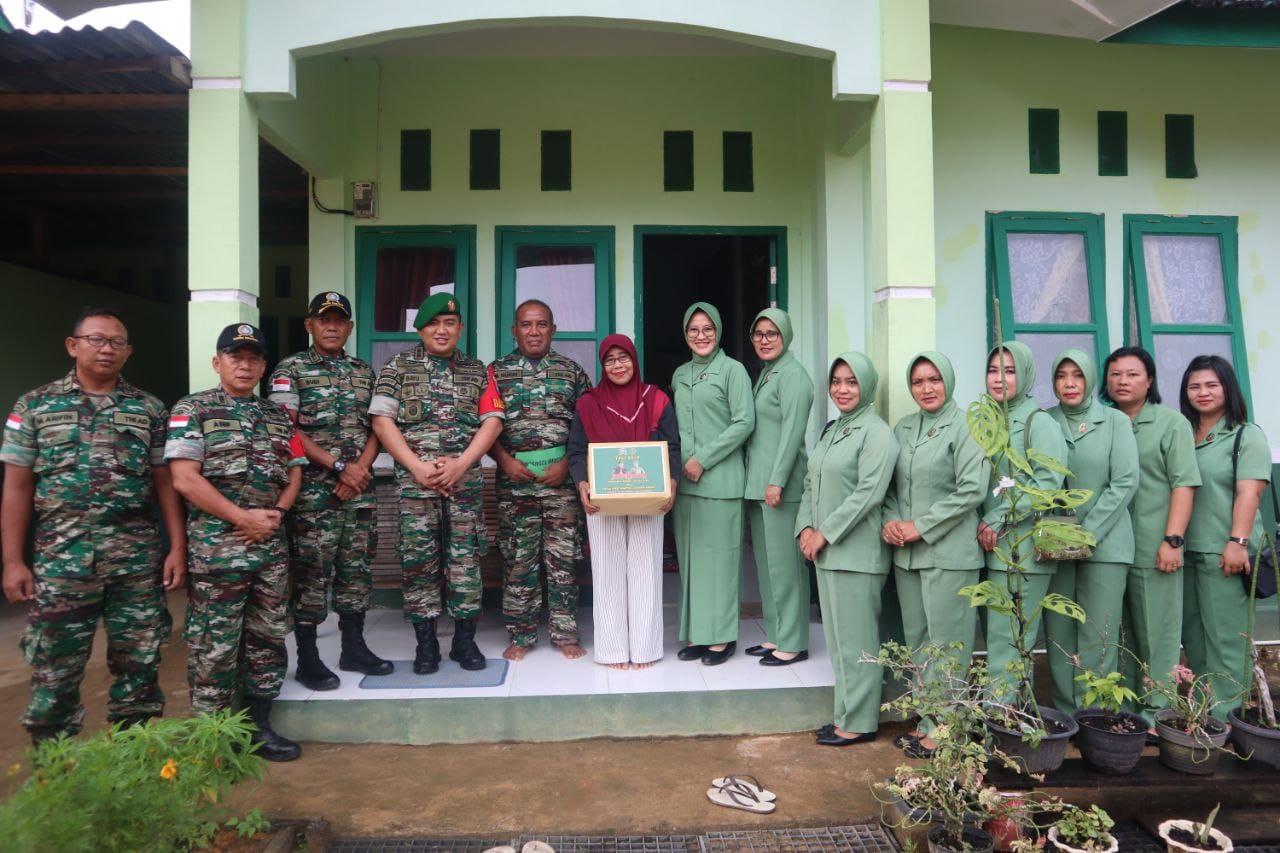 Wujud Kepedulian, Dandim 1204/Sanggau dan Ketua Persit Kunjungi Anggota yang Sakit