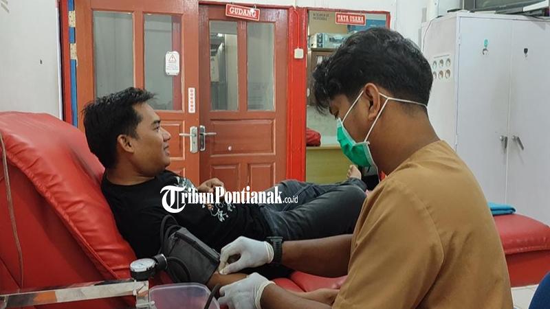 Donor Darah, Dimas Berharap Bisa Membantu Warga Mempawah yang Membutuhkan