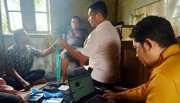 Disdukcapil Kayong Utara Jemput Bola Layani Lansia dan ODGJ di Desa Pangkalan Buton dan Sutera