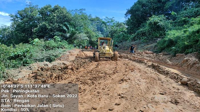Jelang Nataru PUPR Kalbar Kebut Pengerjaan dan Pemeliharaan Jalan dan Jembatan di Sejumlah Kabupaten