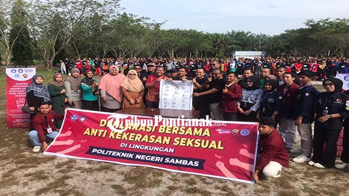 Direktur-Poltesa-Yuliansyah-memimpin-pembacaan-Deklarasi-23ref.jpg