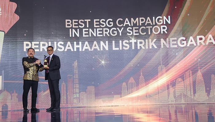 Dirut PLN Darmawan Prasodjo Kembali Dinobatkan Jadi CEO Of The Year