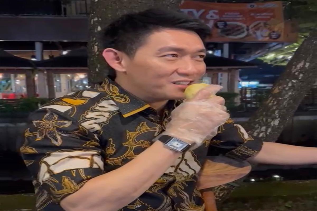 Ifan Seventeen Terpukau Durian Jemongko Pontianak, Sebut Bisa Jadi Ikon Wisata Kuliner Kalbar - Tribunpontianak.co.id