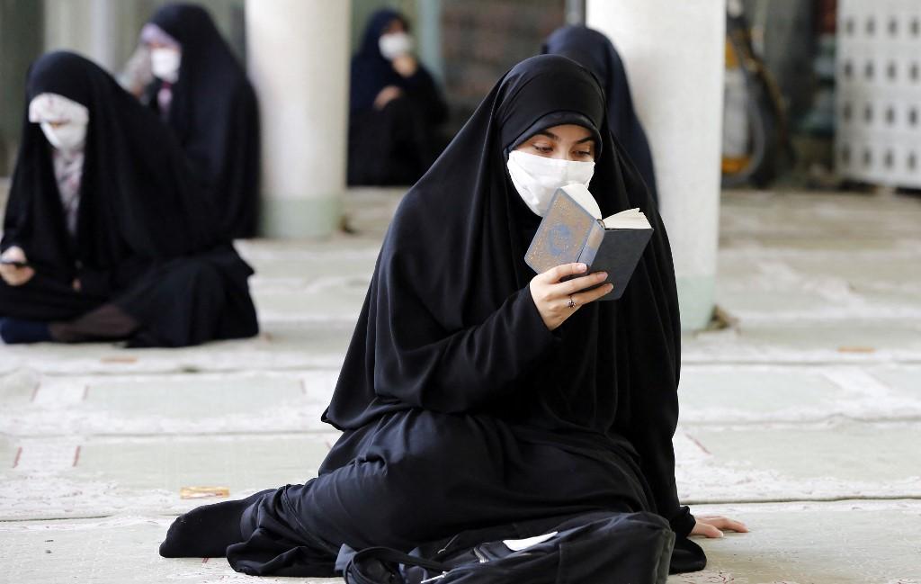 Doa Malam Jumat untuk Orang Tua yang Sudah Meninggal Dunia , Perlukah Didahului Baca Yasin ?