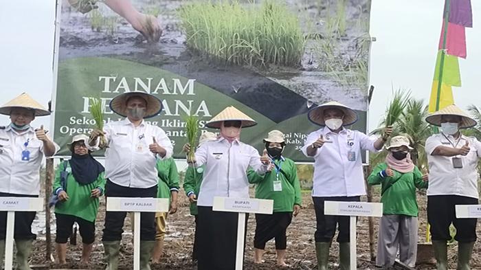 BMKG Gelar Sekolah Lapang Iklim di Desa Sungai Nipah Mempawah