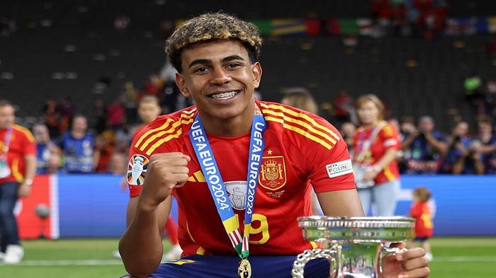 Ekspresi-Lamine-Yamal-Punggawa-Timnas-Spanyol.jpg