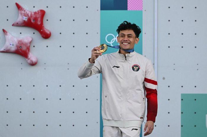 Ekspresi-pemanjat-Indonesia-Veddriq-Leonardo-saat-meraih-medali-emas-Olimpiade-Paris-2024.jpg
