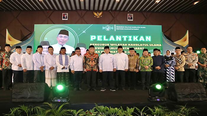 Erlina-bersama-pejabat-daerah-di-Kalimantan-Barat234ewd.jpg