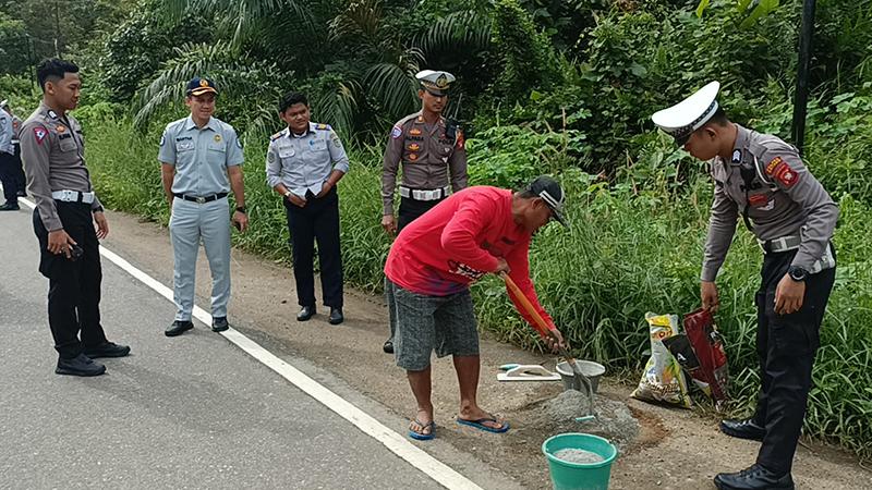 Forum-Komunikasi-Lalu-Lintas-Kabupaten-Sintang235.jpg