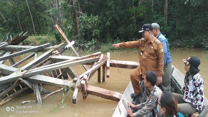Jembatan Gantung Emponyang Rusak Diterjang Banjir, Yudius: Kalau Bisa Dibangun Ulang Gunakan Baja
