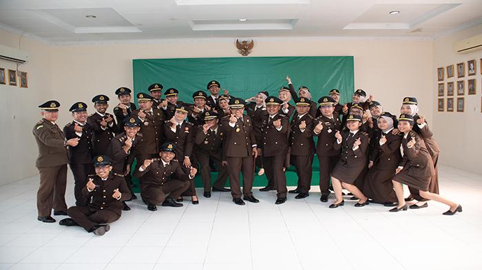 Foto-bersama-Kajari-Mempawah-Didik-Adyotomo23ewf.jpg