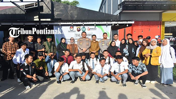 Foto-bersama-Kapolres-Mempawah-AKBP-Fauzan-Sukmawansyah-2354ewf.jpg