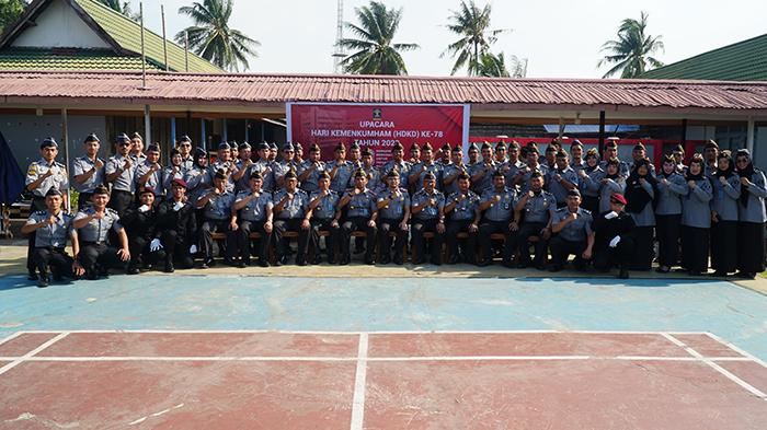Kenakan Seragam Baru, Imigrasi dan Lapas Ketapang Peringati HDKD Kemenkumham ke-78