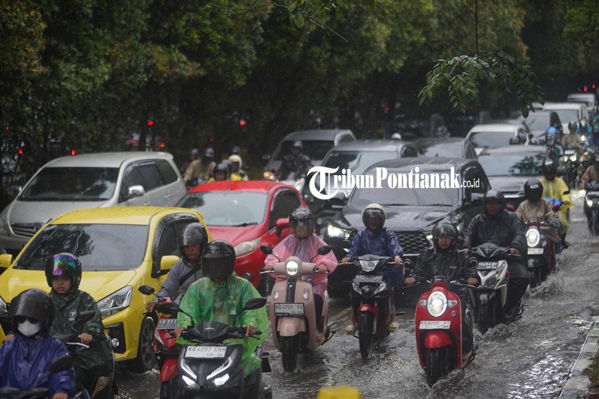 Status Siaga! Wilayah Terancam Badai Hujan Sangat Lebat Malam Ini Peringatan Dini BMKG 14 Maret 2026