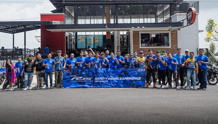 Gen Z Ikuti bLU cRU Riding Experience, Tambah Pengalaman Berkendara