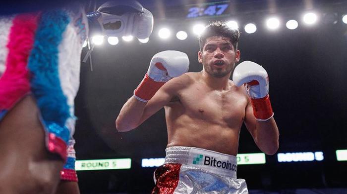 Live Hasil Tinju Dunia Dmitry Bivol vs Gilberto Ramirez, Rekan Senegara Canelo Sempoyongan!