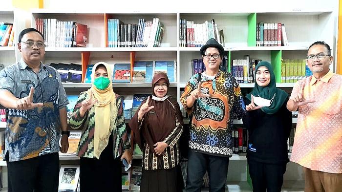 Gol-A-Gong-Duta-Baca-Indonesia-berkunjung.jpg