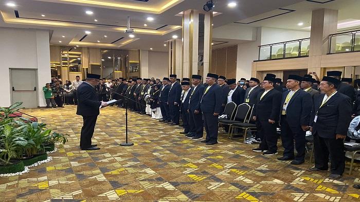 Gubernur-Kalbar-Sutarmidji-saat-melantik-Penanggung-Jawab-Pengawas.jpg