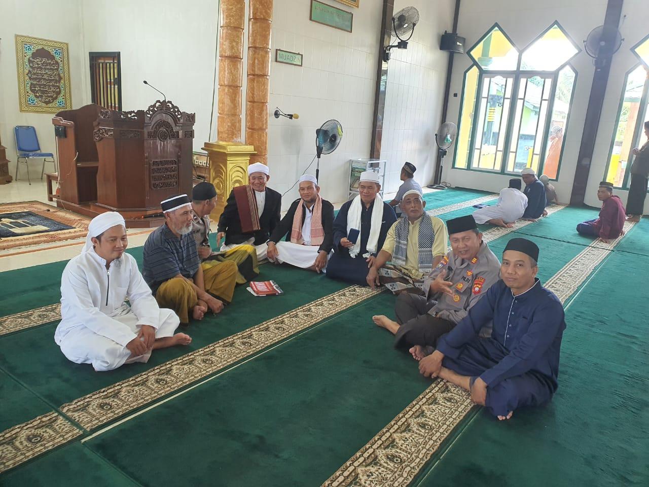 Tampung Keluhan Warga, Polres Singkawang Adakan Jumat Curhat Masjid Nurul Hidayah