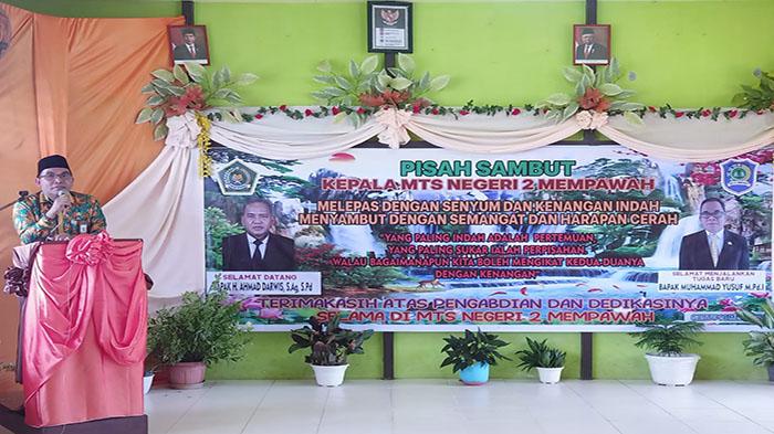 Pisah Sambut Kepala MTsN 2, Kepala Kemenag Mempawah Berikan Pesan Khusus