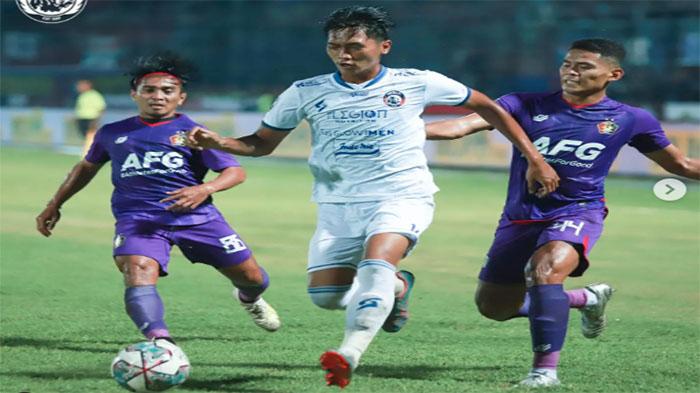 Hasil-Arema-Vs-Persik-untuk-Skor-Piala-Presiden-2022-Hari-Ini-Singo-Edan-Melesat-di-Klasmen-Grup-D.jpg