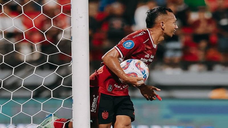 Hasil-Bali-Vs-Persik-BRI-Liga-1-2025-Pekan-18-Skuad-Macan-Putih-Pesta-Gol-di-Markas-Serdadu-Tridatu.jpg
