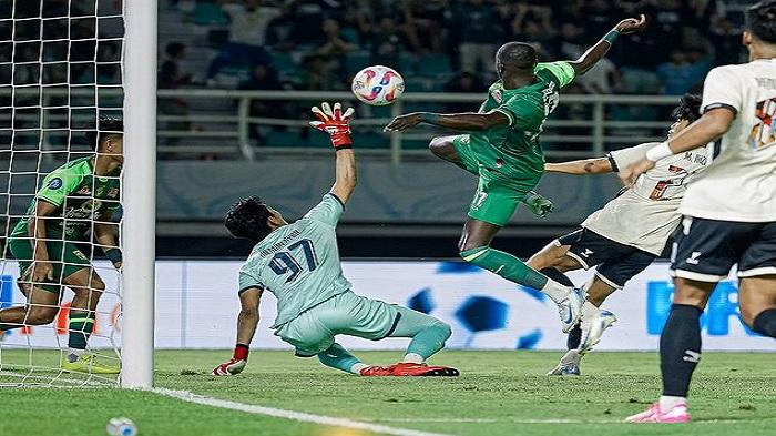 Hasil-Pertandingan-Persebaya-Vs-PSM-Makassar-2-Gol-Bajul-Ijo-di-Puncak-Klasemen-Liga-1-Terancam.jpg