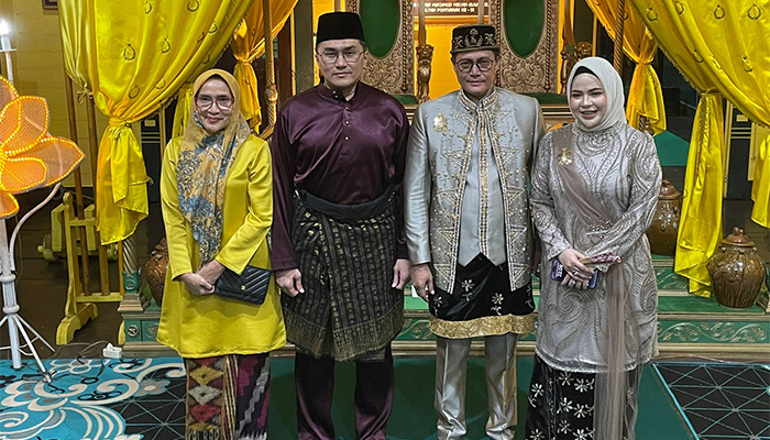 Herzaky-Mahendra-Putra-foto-bersama-Sultan-Pontianak-Syarif-Machmud-Melvin-Alkadrie.jpg