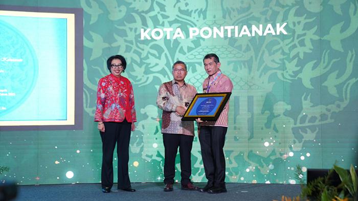 Pemkot Pontianak Kembali Raih Sertifikat Adipura dari Kementerian Lingkungan Hidup dan Kehutanan RI