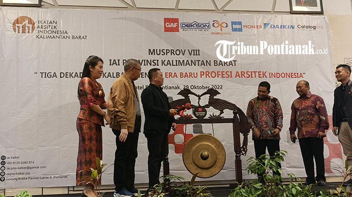 Sutarmidji Sarankan Arsitek di Kalbar Tidak Hilangkan Arsitektur Tradisional