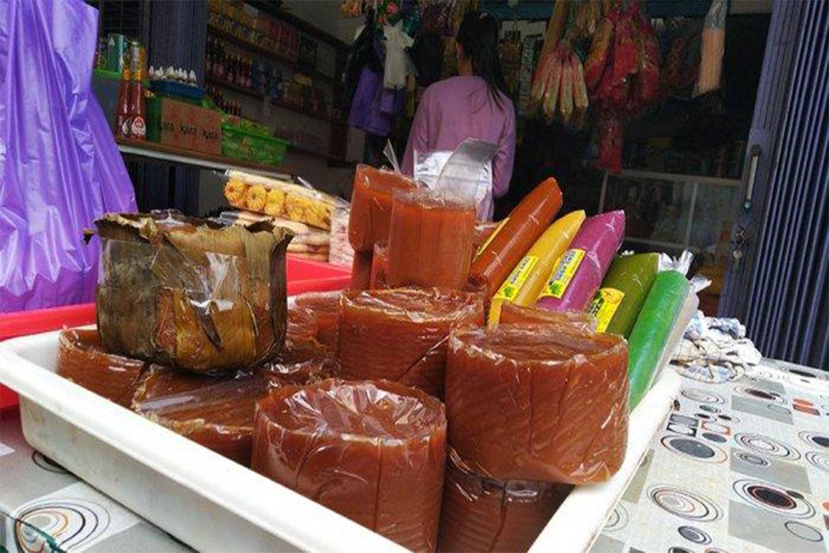 Ilustrasi-Kue-Keranjang-makanan-khas-Imlek1302.jpg
