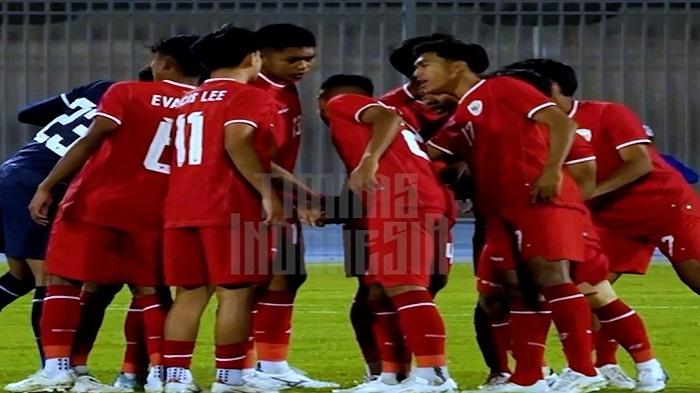Indonesia-Vs-Australia-U17-Skor-Hasil-Kualifikasi-Piala-Asia-U-17-2025-Timnas-U17-Gempur-Socceroos.jpg