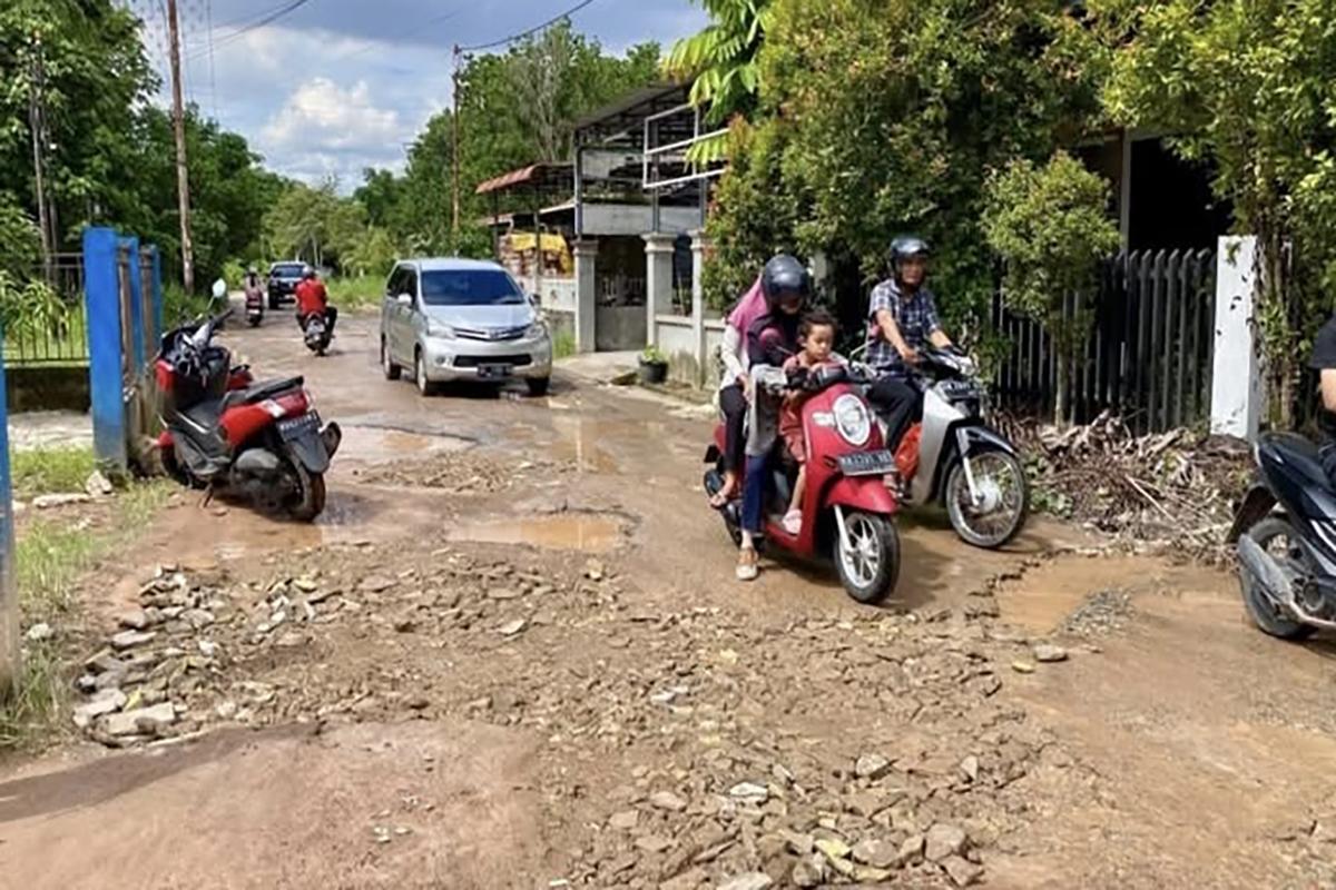 JALAN-RUSAK-43trdsftgd.jpg
