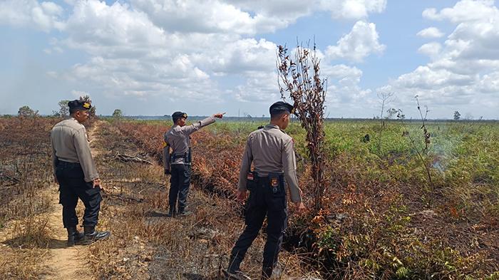 Terpantau Titik Karhutla di Desa Pasir, Personel Polres Mempawah Turun Lapangan Lakukan Patroli