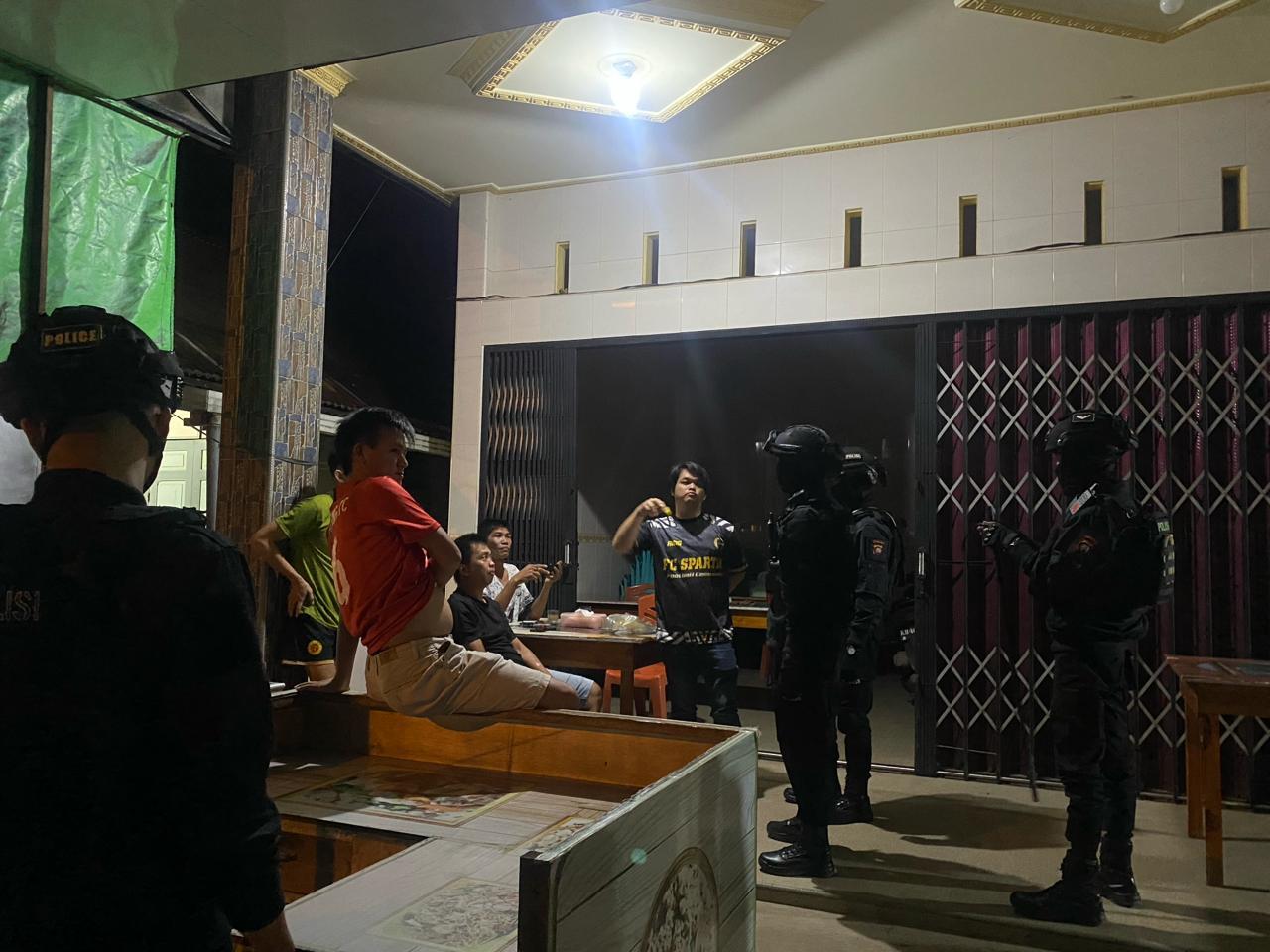 Jalanan-pada-Malam-Hari.jpg