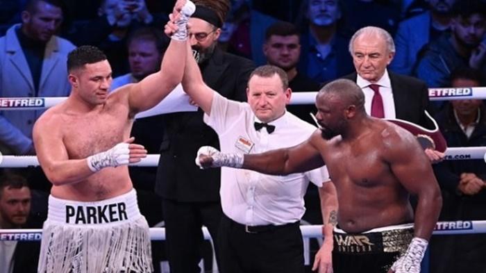 Joseph-Parker-bersiap-meladeni-Deontay-Wilder-diatas-ring.jpg