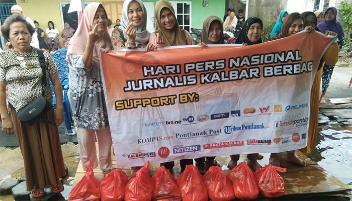 Jurnalis-Kalbar-Berbagi-menyalurkan-sembako-kepada-warga-Pontianak-Barat.jpg