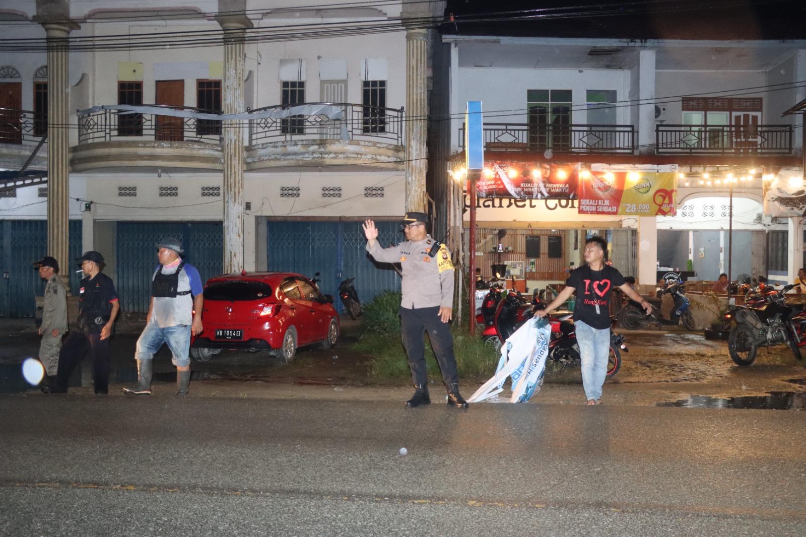 Polres Sintang Kawal Penertiban APK Selama Masa Tenang Pemilu