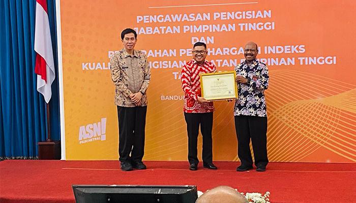 Kabupaten-Kayong-Utara-menerima-Penghargaan-Indeks-Kualitas-dalam-13.jpg