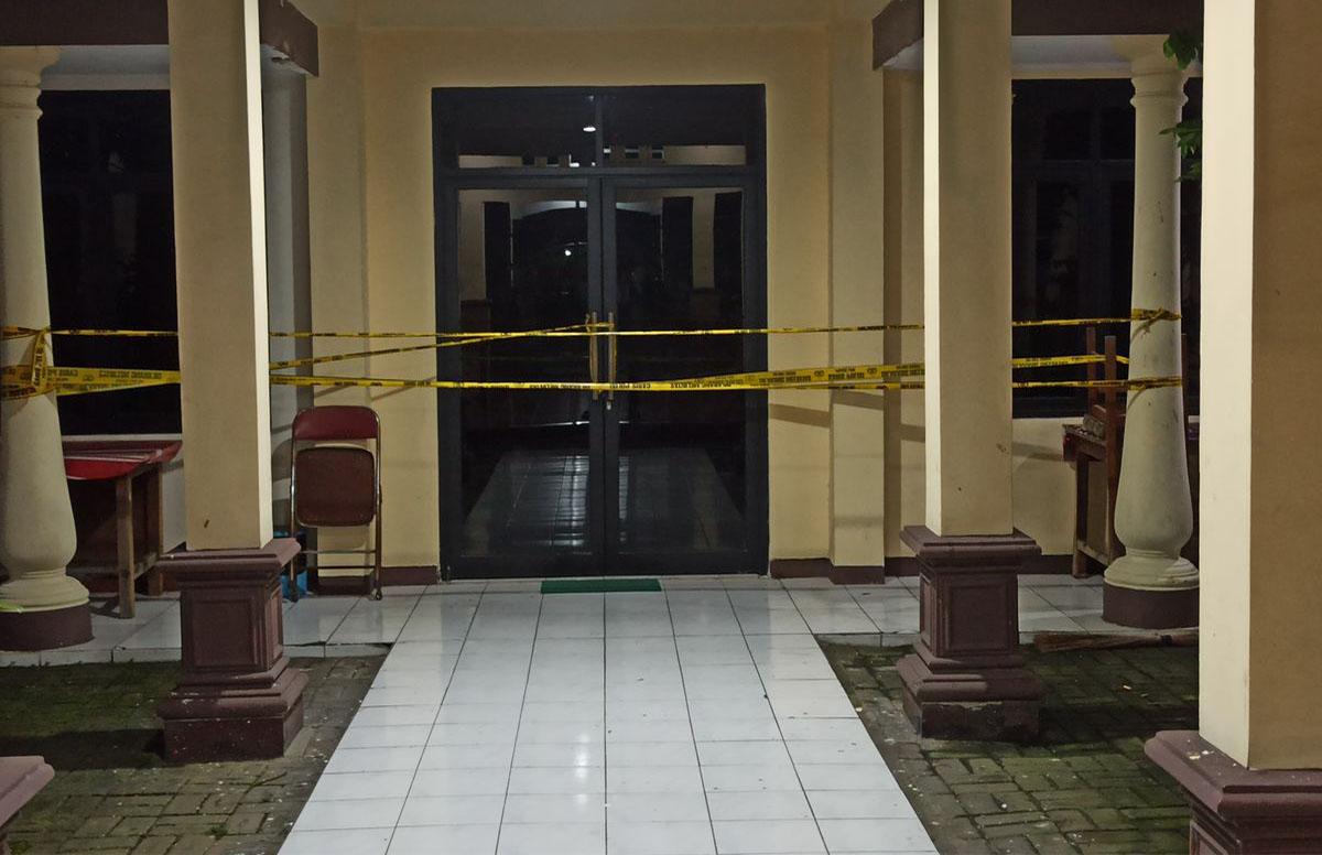 Kades-Bunuh-Diri0405.jpg