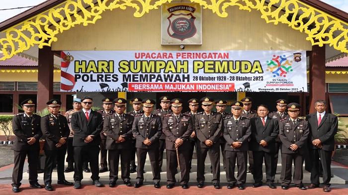 Kapolres-Mempawah-AKBP-Sudarsono-memimpin-langsung-Upacara-Peringatan-Hari-Sumpah.jpg