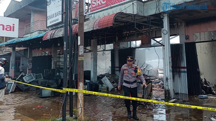 Polisi Pastikan Tidak Ada Korban Jiwa Pada Kebakaran di Jalan GM Taufik Mempawah Hilir