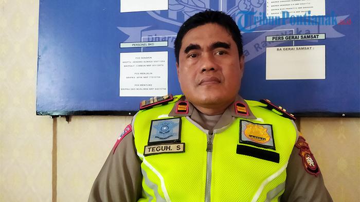 Kasat-Lantas-Polres-Landak-Iptu-Teguh-Supriyadi-saat-ditemui-di-kantornya.jpg