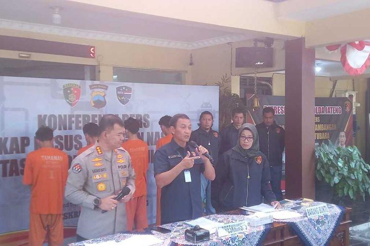 Kaya-Raya-Fakta-Sekeluarga-Retas-HP-Kapolda-Jateng-Modus-Kirim-APK-di-WA-Raup-15-Miliar-Per-Bulan.jpg