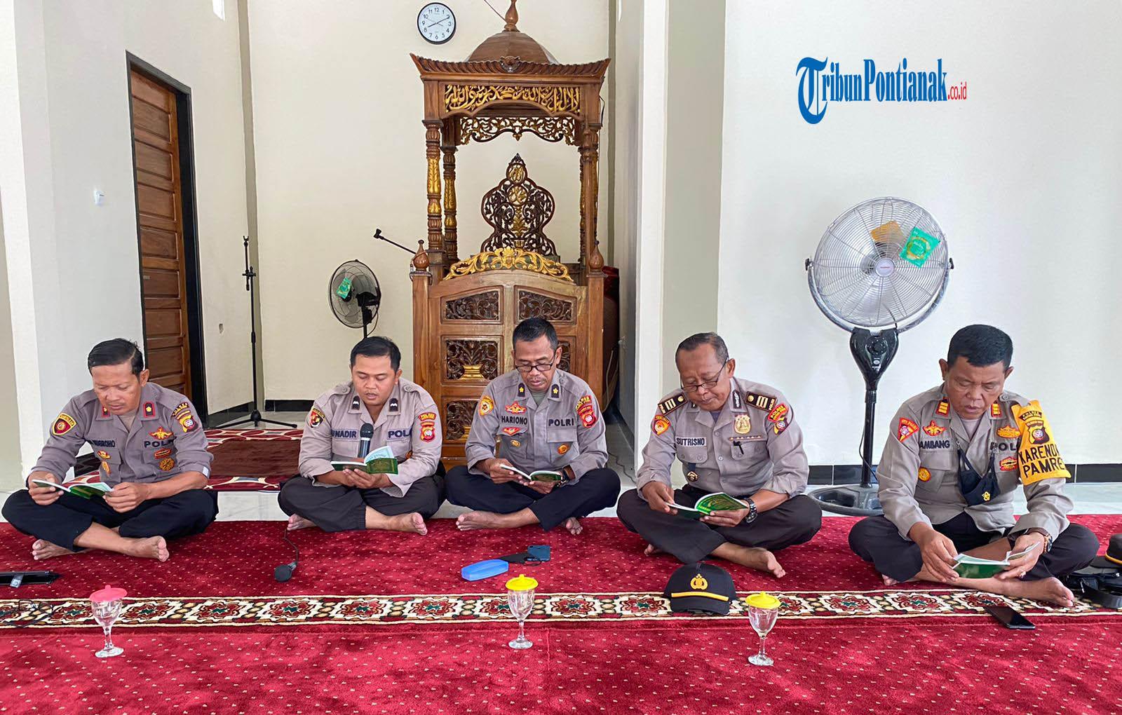 Wakapolres Kayong Utara Pimpin Binrohtal Personel, Wadah Membentuk Karakter Anggota Polri