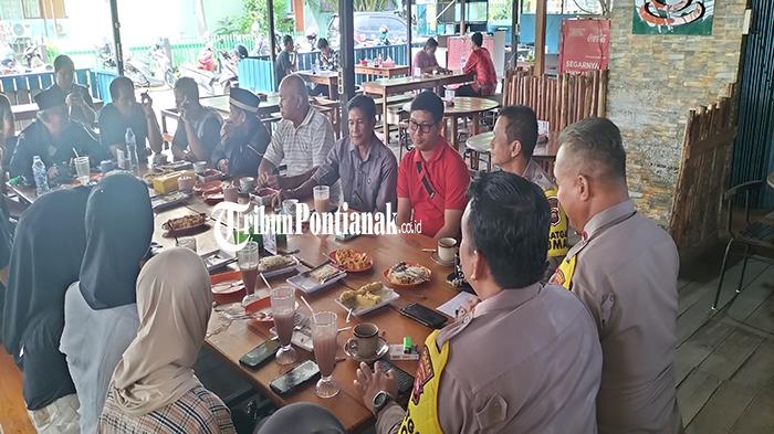 Kegiatan-Jumat-Curhat-dilaksanakan-oleh-Polres-Kapuas-Hulu234edf.jpg