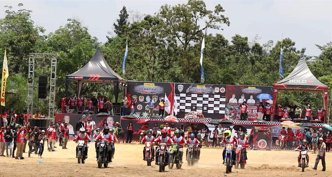 Kejurnas-Grass-Track-Putaran-4-Region-Kalimantan-dan-Kejurprov.jpg