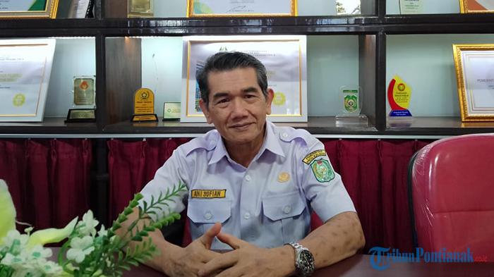 Kepala-Badan-Kepegawaian-Daerah-BKD-Kalimantan-Barat-Ani-Sofian-saat-ditemui.jpg