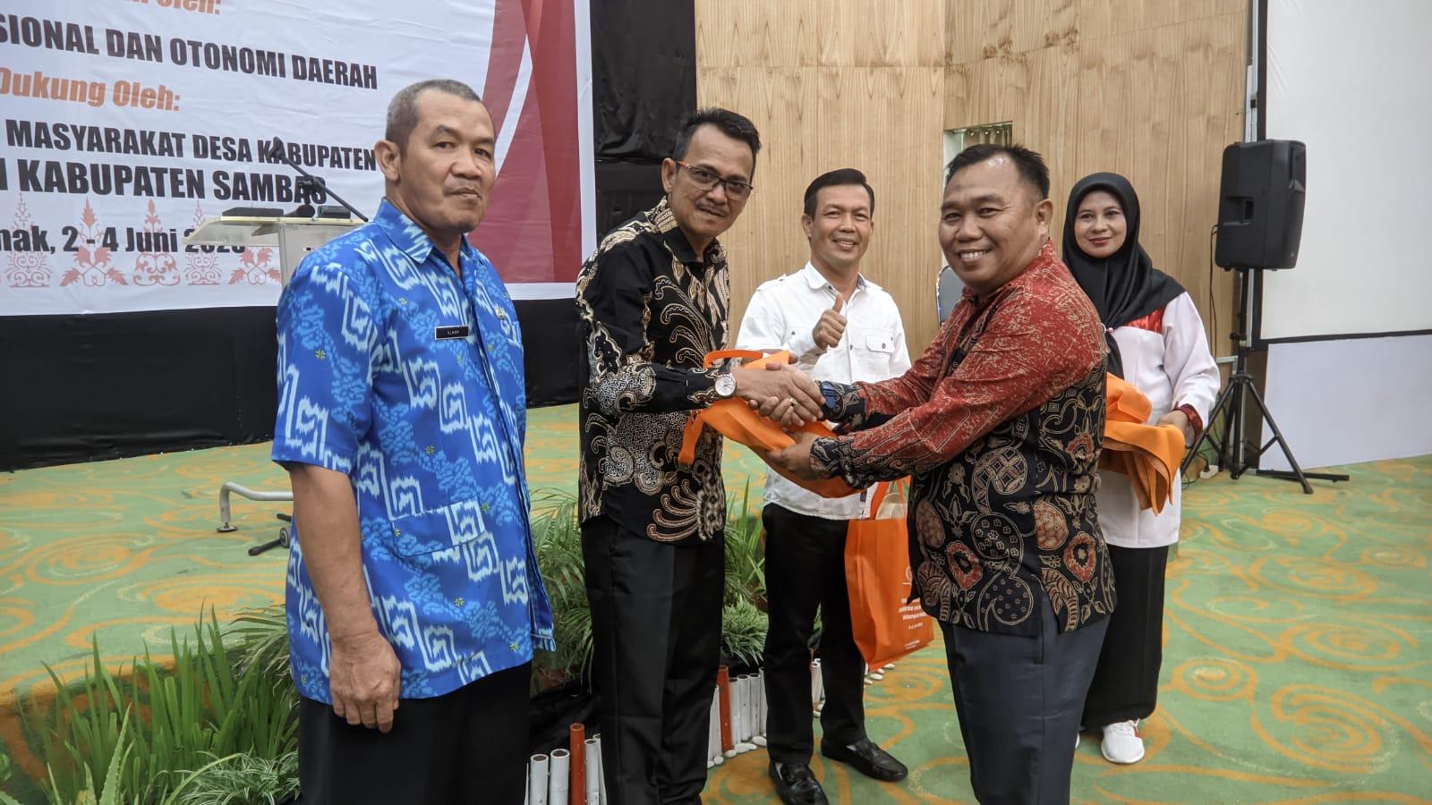 Bimtek Peningkatan Kapasitas Aparatur Desa Menuju Sambas Berkemajuan dapat Perhatian Serius